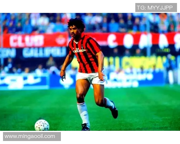 各大足球球星穿着的经典足球鞋展示与风采对比