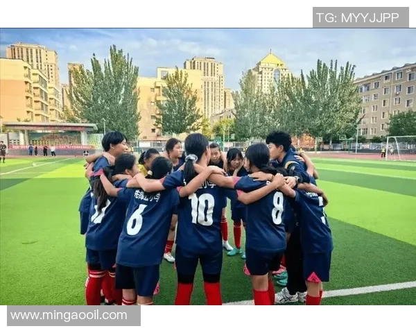 足球巨星亲笔签名照片珍藏见证辉煌绿茵赛场荣耀瞬间