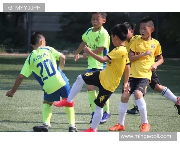 奔跑的足球之星:他们如何用速度与激情书写赛场传奇 奔跑的足球之星:他们如何用速度与激情书写赛场传奇